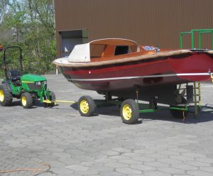 Sloep op trailer